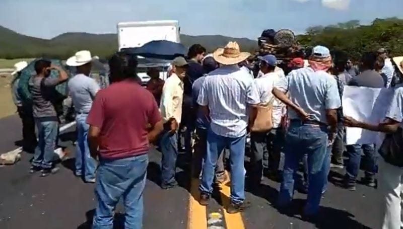 Manifestantes en la Huasteca